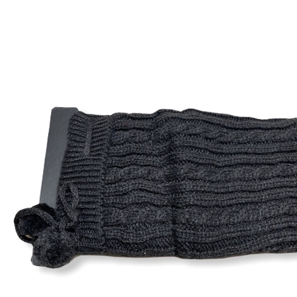 Sweater boot toppers with poms - Picture 2 of 3